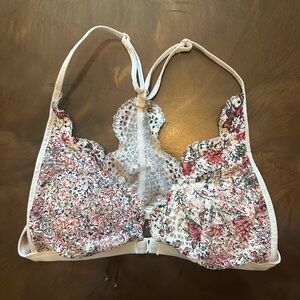 Victoria’s Secret Lace Floral Front Clasp Racerback Bralette - Size Medium M